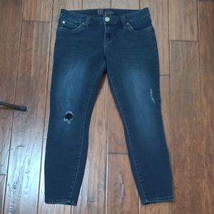 Kut from the Kloth Distressed Cropped Jeans size 6